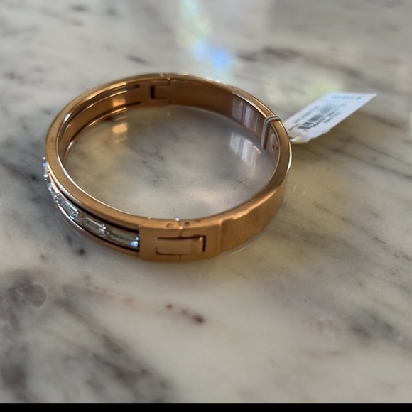 Gorgeous BRAND NEW Michael Kors Bracelet with Rhinestones - Picture 3 of 4
